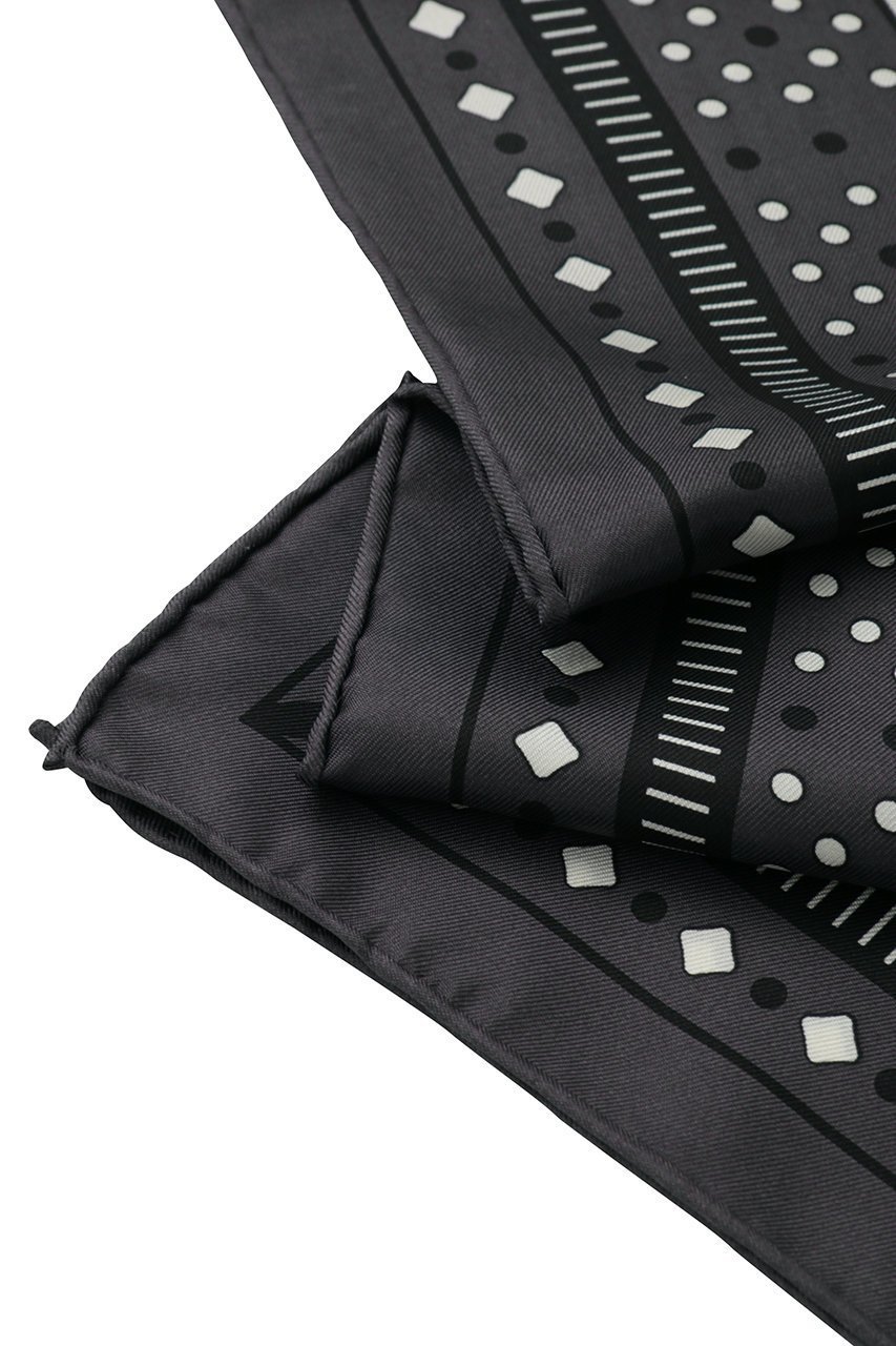 【マルティニーク/martinique】の【manipuri】シルクスカーフ 人気、トレンドファッション・服の通販 founy(ファニー) 　ファッション　Fashion　レディースファッション　Fashion for Women　ストール　Soft & Warm Scarves　マフラー・スヌード / 冬小物の定番　Scarves & Mufflers　コレクション　Collection, Seasonal Line　傘　Umbrella, Parasol　シルク　Silk, 100% Silk　ジャケット　Jacket, Outerwear　スカーフ　Scarf, Neckwear　ストール　Stole, Wrap　ハンド　Hand, Handmade　プリント　Print, Printed Pattern　マフラー　Scarf, Muffler　モダン　Modern, Contemporary　モチーフ　Motif, Design Theme　おすすめ　Recommended / Our Picks　エレガント 上品　Elegant　other-4|ID: prp329100004936746 ipo3291000000037044751