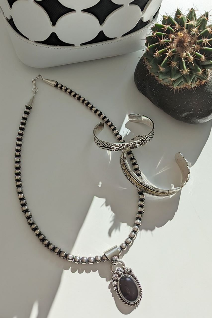 【エリッカ ニコラス ビゲイ/ERICKA NICOLAS BEGAY】の6mm ナバホパール ネックレス(45㎝) 人気、トレンドファッション・服の通販 founy(ファニー) 　ファッション　Fashion　レディースファッション　Fashion for Women　ジュエリー　Jewelry　ネックレス　Necklaces & Pendants　おすすめ　Recommended / Our Picks　シルバー　Silver, Metallic Silver　ジュエリー　Jewelry, Accessories　ネックレス　Necklace, Pendant Necklace　パール　Pearl, Pearl Accent　プレート　Plate, Dish　定番　Standard, Basic Item　other-4|ID: prp329100004936766 ipo3291000000037044869