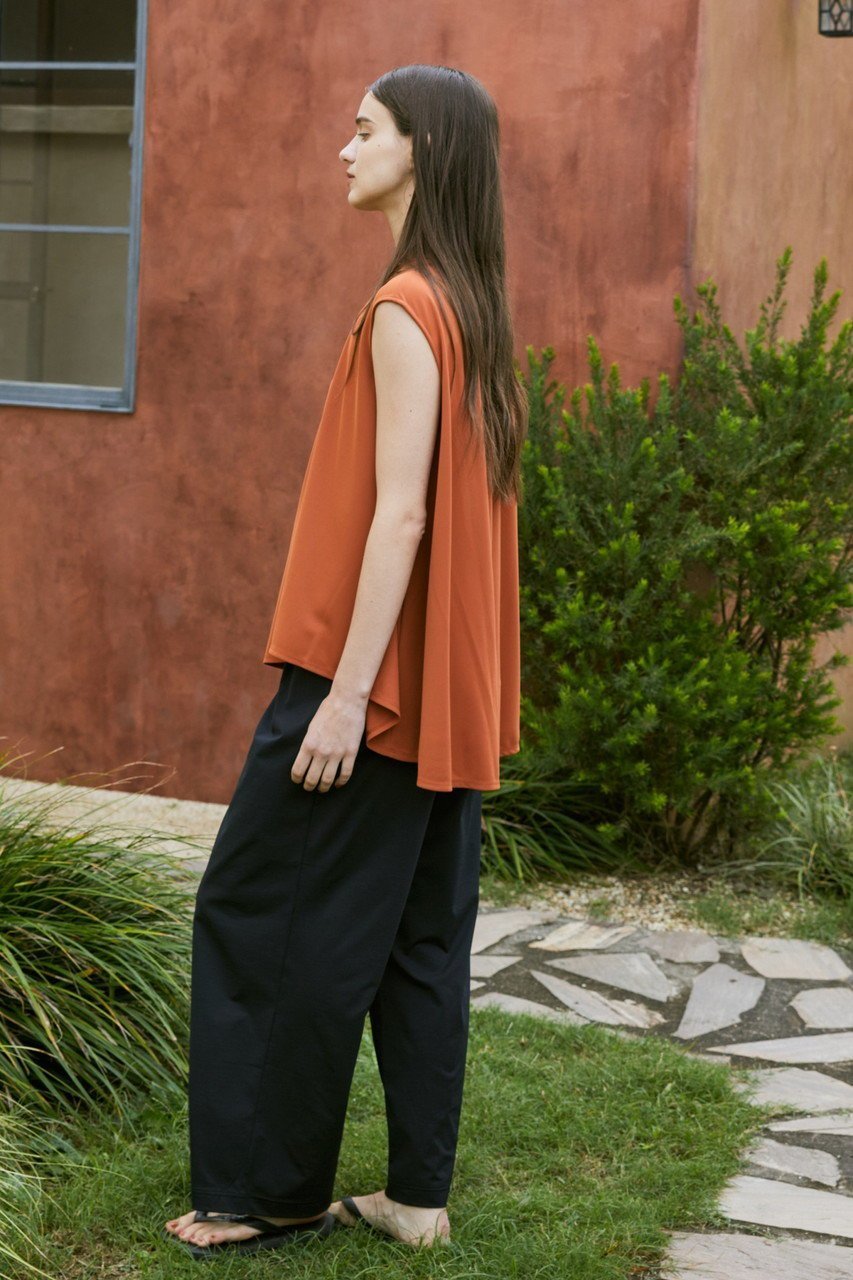 【ジュリエ/Julier】のフロウムースフレアプルオーバー 人気、トレンドファッション・服の通販 founy(ファニー) 　ファッション　Fashion　レディースファッション　Fashion for Women　トップス・カットソー　Cut & Sew Tops　カジュアルプルオーバー・ニットトップス　Pullovers & Knit Tops / Casual Pullovers　スポーツウェア　Functional & Stylish Sportswear　スポーツ トップス　Athletic Tops / Workout Tops / Training Shirts　アシンメトリー　Asymmetrical Style　スポーツ　Sports, Activewear　スリーブ　Sleeve, Long Sleeve / Short Sleeve　フェミニン　Feminine, Girly　フレア　Flare, Flared　フレンチ　French, French Style　エレガント 上品　Elegant　other-7|ID: prp329100004936914 ipo3291000000037045932