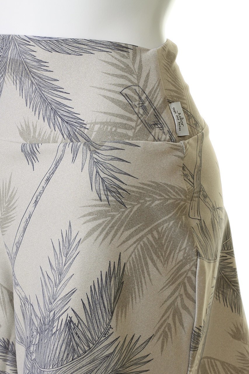【ジュリエ/Julier】のpalmtreeプリントショートパンツ 人気、トレンドファッション・服の通販 founy(ファニー) 　ファッション　Fashion　レディースファッション　Fashion for Women　パンツ　Pants & Trousers　ショートパンツ・ハーフパンツ　High-Waisted & Relaxed Shorts　スポーツウェア　Functional & Stylish Sportswear　スポーツ パンツ　Workout Pants / Training Shorts / Joggers　おすすめ　Recommended / Our Picks　スポーツ　Sports, Activewear　セットアップ　Set-Up, Coordinated Outfit　ビーチ　Beach, Seaside　フレア　Flare, Flared　プリント　Print, Printed Pattern　リゾート　Resort, Vacation Style　新作・新入荷　New Arrivals / New In　other-5|ID: prp329100004936970 ipo3291000000037046280