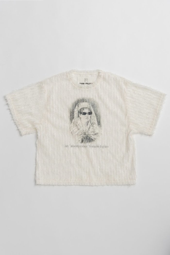 【プランク プロジェクト/PRANK PROJECT】のフェザーチュールTシャツ / Feather Tulle Woman Graphic T-shirt インテリア・キッズ・メンズ・レディースファッション・服の通販 founy(ファニー) https://founy.com/ ファッション Fashion レディースファッション Fashion for Women トップス・カットソー Cut & Sew Tops シャツ・ブラウス・オフィスカジュアル Elegant Blouses & Button-Ups ロングTシャツ・Tシャツ Longline T-Shirts & Tees カットソー・ベーシックTシャツ Cut-and-Sewn Tops / Stretch Tees & Basics クラシック Classic, Timeless Style グラフィック Graphic, Graphic Design シアー Sheer, See-Through ショート Short, Short Length スリーブ Sleeve, Long Sleeve / Short Sleeve チュール Tulip, Tulip Motif フェミニン Feminine, Girly フリンジ Fringe, Tassel プリント Print, Printed Pattern 新作・新入荷 New Arrivals / New In |ID: prp329100004937028 ipo3291000000037046666