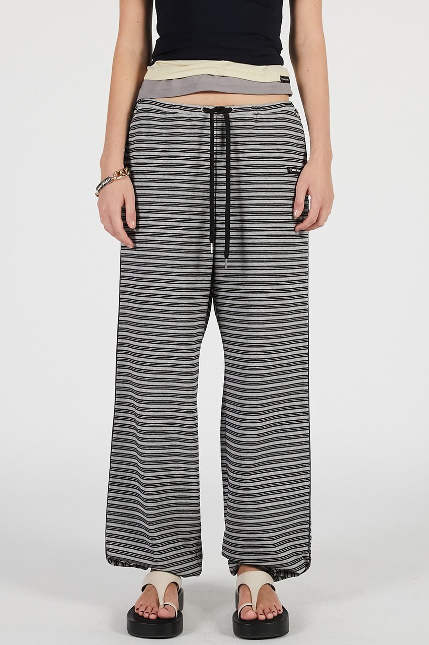 【プランク プロジェクト/PRANK PROJECT】のボーダーイージーパンツ / Border Easy Pants 人気、トレンドファッション・服の通販 founy(ファニー) 　ファッション　Fashion　レディースファッション　Fashion for Women　パンツ　Pants & Trousers　サンダル　Sandals, Summer Shoes　ストレート　Straight, Straight Cut　セットアップ　Set-Up, Coordinated Outfit　トレンド　Trend, Trending Now　ドローコード　Drawcord, Drawstring Cord　ヌーディ　Nude, Nude Tone　ボーダー　Border, Stripe　モノトーン　Monotone, Black and White　新作・新入荷　New Arrivals / New In　other-2|ID: prp329100004937206 ipo3291000000037047892