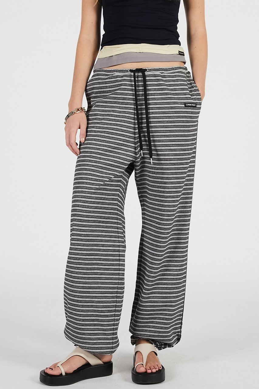 【プランク プロジェクト/PRANK PROJECT】のボーダーイージーパンツ / Border Easy Pants 人気、トレンドファッション・服の通販 founy(ファニー) 　ファッション　Fashion　レディースファッション　Fashion for Women　パンツ　Pants & Trousers　サンダル　Sandals, Summer Shoes　ストレート　Straight, Straight Cut　セットアップ　Set-Up, Coordinated Outfit　トレンド　Trend, Trending Now　ドローコード　Drawcord, Drawstring Cord　ヌーディ　Nude, Nude Tone　ボーダー　Border, Stripe　モノトーン　Monotone, Black and White　新作・新入荷　New Arrivals / New In　other-4|ID: prp329100004937206 ipo3291000000037047894