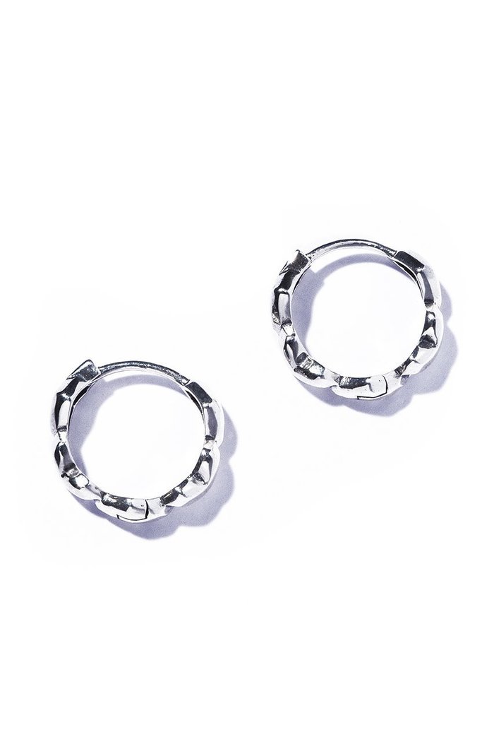 【クイップ クエイント/quip queint】のoff mind hoop ピアス インテリア・キッズ・メンズ・レディースファッション・服の通販 founy(ファニー) https://founy.com/ ファッション Fashion レディースファッション Fashion for Women ジュエリー Jewelry ファッションリング Fashion Rings イヤリング・フープ・ドロップタイプ Hoop, Drop & Clip Earrings イヤリング Earrings シルバー Silver, Metallic Silver デニム Denim, Jeans Material フォルム Silhouette, Form フープ Hoop, Hoop Earrings モダン Modern, Contemporary 再入荷 Restock / Back in Stock |ID: prp329100004937326 ipo3291000000037048695