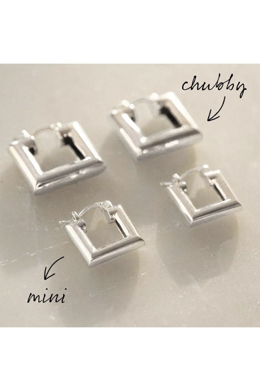 【デイジー ロンドン/DAISY LONDON】の【POLLY SAYER】 CHUBBY SQUARE HOOP ピアス 人気、トレンドファッション・服の通販 founy(ファニー) 　ファッション　Fashion　レディースファッション　Fashion for Women　ジュエリー　Jewelry　ファッションリング　Fashion Rings　イヤリング・フープ・ドロップタイプ　Hoop, Drop & Clip Earrings　イヤリング　Earrings　コレクション　Collection, Seasonal Line　シルバー　Silver, Metallic Silver　スクエア　Square, Square Shape　スリム　Slim, Slim Fit　パーティ　Party, Party Style　フォルム　Silhouette, Form　人気　Popular, Best Seller　再入荷　Restock / Back in Stock　other-7|ID: prp329100004937367 ipo3291000000037048978