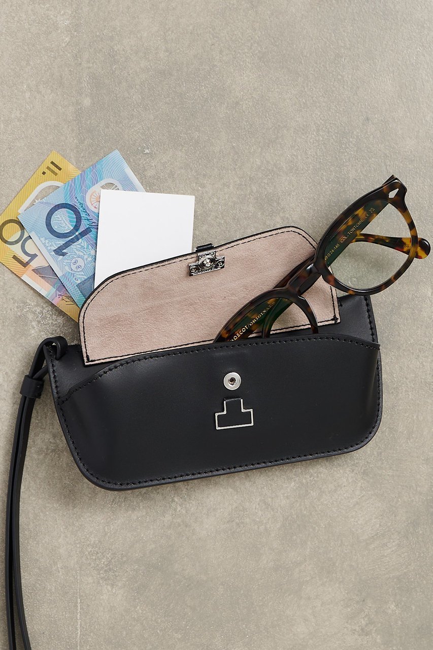 【イアクッチ/IACUCCI】のアバ アイウェアケース RUGA 人気、トレンドファッション・服の通販 founy(ファニー) 　ファッション　Fashion　レディースファッション　Fashion for Women　レイングッズ・傘・晴雨兼用傘　Umbrellas & Rain Gear　傘　Umbrella, Parasol　サングラス　Sunglasses, Shades　ショルダー　Shoulder, Shoulder Strap　シンプル　Simple, Minimal　チャーム　Charm, Pendant　トラベル　Travel, Travel Gear　時計　Watch, Wristwatch　なめらか　Smooth, Silky Texture　ハンカチ　Handkerchief, Hanky　ポケット　Pocket, Pocket Detail　メガネ　Glasses, Eyewear　メタル　Metal, Metal Parts　ワンポイント　One Point, Statement Accent　おすすめ　Recommended / Our Picks　旅行　Travel　エレガント 上品　Elegant　新作・新入荷　New Arrivals / New In　other-2|ID: prp329100004937399 ipo3291000000037049205