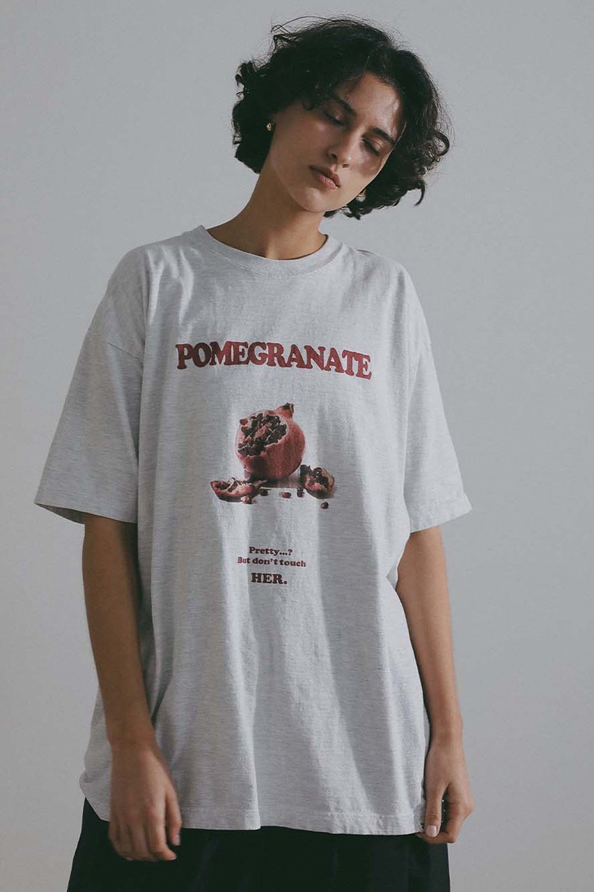 【ハー/HER.】の【4/23 12:00販売開始】POMEGRANATE T-shirt 人気、トレンドファッション・服の通販 founy(ファニー) 　ファッション　Fashion　レディースファッション　Fashion for Women　トップス・カットソー　Cut & Sew Tops　シャツ・ブラウス・オフィスカジュアル　Elegant Blouses & Button-Ups　ロングTシャツ・Tシャツ　Longline T-Shirts & Tees　カットソー・ベーシックTシャツ　Cut-and-Sewn Tops / Stretch Tees & Basics　ショート　Short, Short Length　スリーブ　Sleeve, Long Sleeve / Short Sleeve　ヴィンテージ　Vintage Style　新作・新入荷　New Arrivals / New In　other-8|ID: prp329100004937412 ipo3291000000037049311
