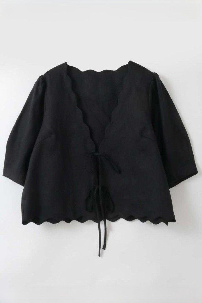 【ハー/HER.】の【4/23 12:00販売開始】リネンスカラップブラウス インテリア・キッズ・メンズ・レディースファッション・服の通販 founy(ファニー) https://founy.com/ ファッション Fashion レディースファッション Fashion for Women トップス・カットソー Cut & Sew Tops シャツ・ブラウス・オフィスカジュアル Elegant Blouses & Button-Ups おすすめ Recommended / Our Picks インナー Innerwear ショート Short, Short Length スカラップ Scallop, Scalloped Edge スリーブ Sleeve, Long Sleeve / Short Sleeve フロント Front, Front Design リネン Linen, Linen Fabric |ID: prp329100004937419 ipo3291000000037049362