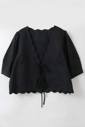 【ハー/HER.】の【4/23 12:00販売開始】リネンスカラップブラウス 人気、トレンドファッション・服の通販 founy(ファニー) ファッション Fashion レディースファッション Fashion for Women トップス・カットソー Cut & Sew Tops シャツ・ブラウス・オフィスカジュアル Elegant Blouses & Button-Ups おすすめ Recommended / Our Picks インナー Innerwear ショート Short, Short Length スカラップ Scallop, Scalloped Edge スリーブ Sleeve, Long Sleeve / Short Sleeve フロント Front, Front Design リネン Linen, Linen Fabric |ID:prp329100004937419