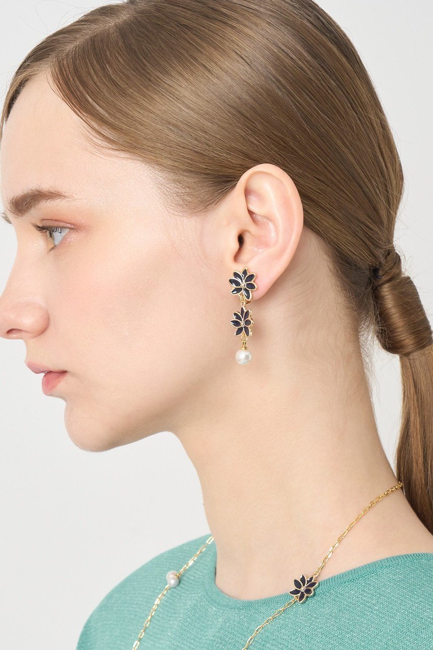 【アナイ/ANAYI】のフラワーパールイヤリング 人気、トレンドファッション・服の通販 founy(ファニー) 　ファッション　Fashion　レディースファッション　Fashion for Women　ジュエリー　Jewelry　ファッションリング　Fashion Rings　イヤリング・フープ・ドロップタイプ　Hoop, Drop & Clip Earrings　おすすめ　Recommended / Our Picks　イヤリング　Earrings　エレガント 上品　Elegant　ネックレス　Necklace, Pendant Necklace　パール　Pearl, Pearl Accent　フラワー　Flower, Floral　モチーフ　Motif, Design Theme　リュクス　Luxury, Elegant, High-End, Chic　夏　Summer　新作・新入荷　New Arrivals / New In　春　Spring　S/S・春夏　SS, Spring/Summer, Warm Season　other-2|ID: prp329100004937442 ipo3291000000037049532