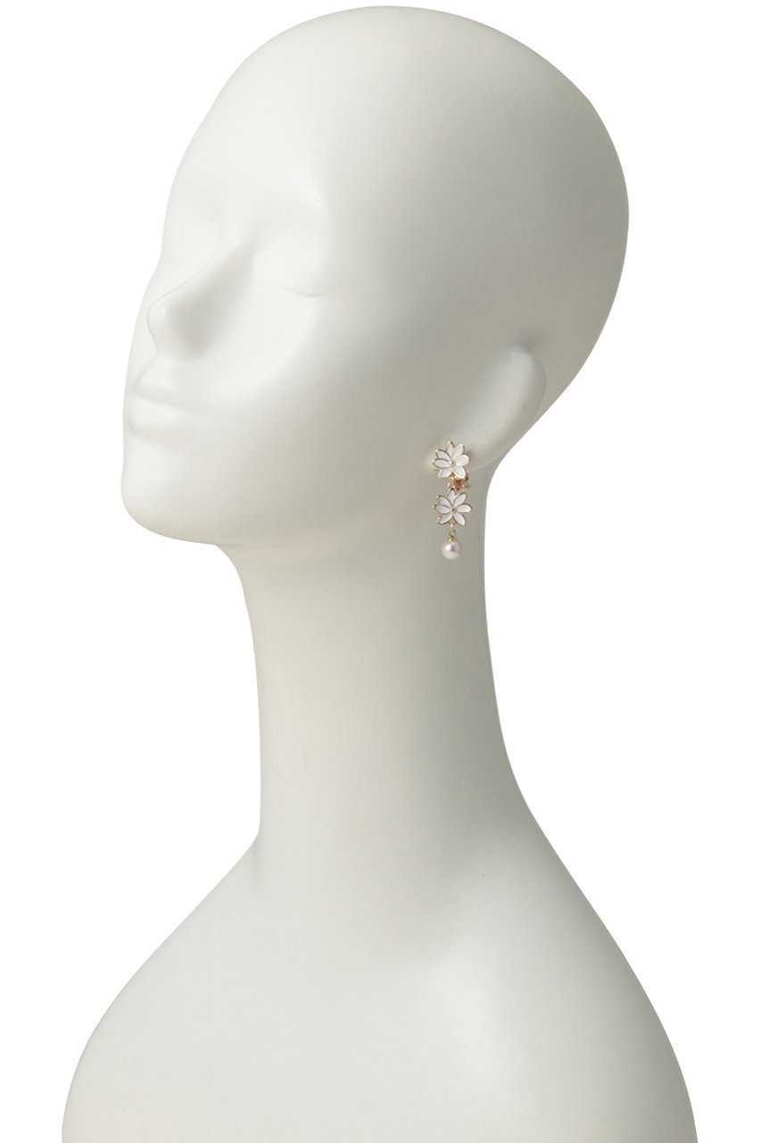 【アナイ/ANAYI】のフラワーパールイヤリング 人気、トレンドファッション・服の通販 founy(ファニー) 　ファッション　Fashion　レディースファッション　Fashion for Women　ジュエリー　Jewelry　ファッションリング　Fashion Rings　イヤリング・フープ・ドロップタイプ　Hoop, Drop & Clip Earrings　おすすめ　Recommended / Our Picks　イヤリング　Earrings　エレガント 上品　Elegant　ネックレス　Necklace, Pendant Necklace　パール　Pearl, Pearl Accent　フラワー　Flower, Floral　モチーフ　Motif, Design Theme　リュクス　Luxury, Elegant, High-End, Chic　夏　Summer　新作・新入荷　New Arrivals / New In　春　Spring　S/S・春夏　SS, Spring/Summer, Warm Season　other-3|ID: prp329100004937442 ipo3291000000037049533