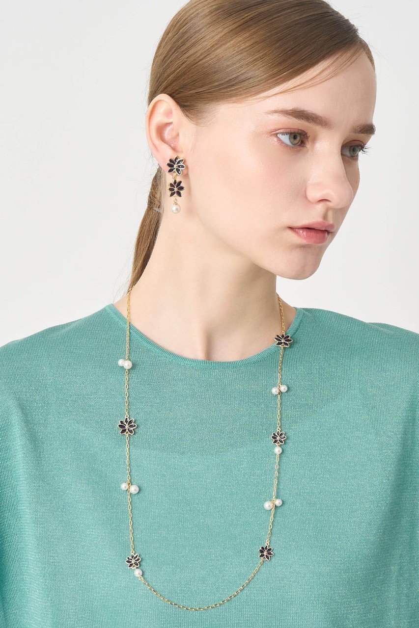 【アナイ/ANAYI】のフラワーパールイヤリング 人気、トレンドファッション・服の通販 founy(ファニー) 　ファッション　Fashion　レディースファッション　Fashion for Women　ジュエリー　Jewelry　ファッションリング　Fashion Rings　イヤリング・フープ・ドロップタイプ　Hoop, Drop & Clip Earrings　おすすめ　Recommended / Our Picks　イヤリング　Earrings　エレガント 上品　Elegant　ネックレス　Necklace, Pendant Necklace　パール　Pearl, Pearl Accent　フラワー　Flower, Floral　モチーフ　Motif, Design Theme　リュクス　Luxury, Elegant, High-End, Chic　夏　Summer　新作・新入荷　New Arrivals / New In　春　Spring　S/S・春夏　SS, Spring/Summer, Warm Season　other-7|ID: prp329100004937442 ipo3291000000037049537