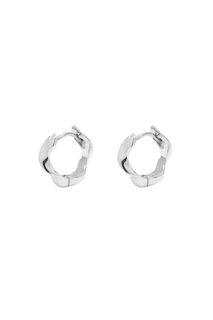 【クイップ クエイント/quip queint】のtwist hoop ピアス インテリア・キッズ・メンズ・レディースファッション・服の通販 founy(ファニー) https://founy.com/ ファッション Fashion レディースファッション Fashion for Women ジュエリー Jewelry ファッションリング Fashion Rings イヤリング・フープ・ドロップタイプ Hoop, Drop & Clip Earrings イヤリング Earrings シルバー Silver, Metallic Silver フォルム Silhouette, Form モダン Modern, Contemporary |ID: prp329100004937468 ipo3291000000037049699