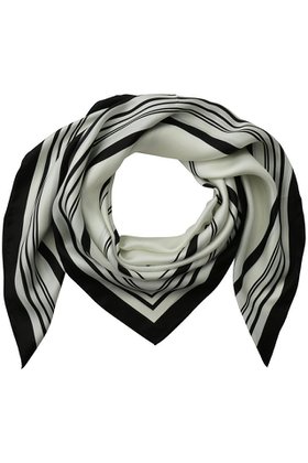 【アンクレイヴ/uncrave】のスクエア シルクスカーフ 人気、トレンドファッション・服の通販 founy(ファニー) ファッション Fashion レディースファッション Fashion for Women ストール Soft & Warm Scarves マフラー・スヌード / 冬小物の定番 Scarves & Mufflers シルク Silk, 100% Silk シンプル Simple, Minimal スカーフ Scarf, Neckwear スクエア Square, Square Shape ストール Stole, Wrap プリント Print, Printed Pattern マフラー Scarf, Muffler モダン Modern, Contemporary 新作・新入荷 New Arrivals / New In |ID:prp329100004937489