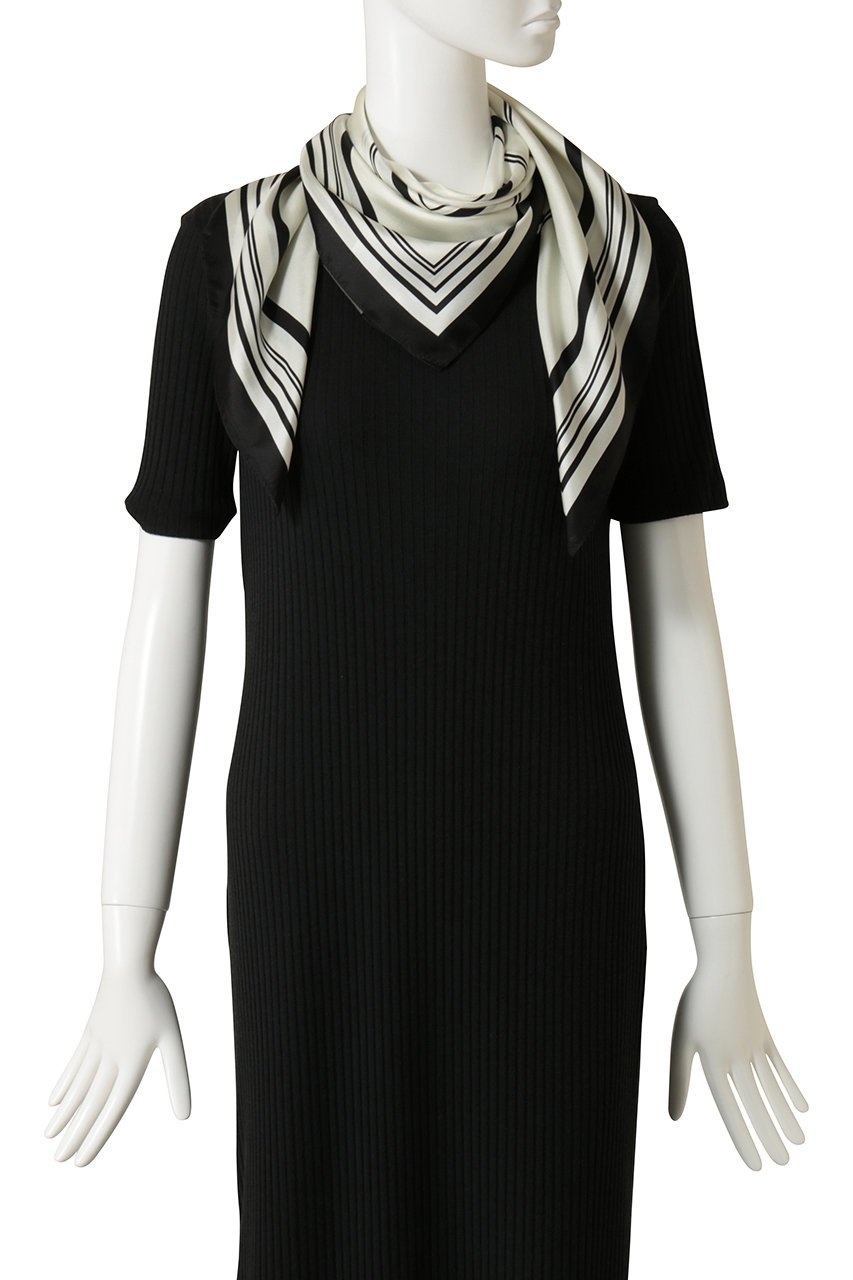 【アンクレイヴ/uncrave】のスクエア シルクスカーフ 人気、トレンドファッション・服の通販 founy(ファニー) 　ファッション　Fashion　レディースファッション　Fashion for Women　ストール　Soft & Warm Scarves　マフラー・スヌード / 冬小物の定番　Scarves & Mufflers　シルク　Silk, 100% Silk　シンプル　Simple, Minimal　スカーフ　Scarf, Neckwear　スクエア　Square, Square Shape　ストール　Stole, Wrap　プリント　Print, Printed Pattern　マフラー　Scarf, Muffler　モダン　Modern, Contemporary　新作・新入荷　New Arrivals / New In　other-3|ID: prp329100004937489 ipo3291000000037049833