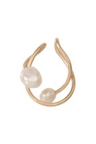 【ナチュラリジュエリ/NATURALI JEWELRY】のクリーパーイヤーカフ L(片耳用) パール|ID: prp329100004937584 ipo3291000000037336105