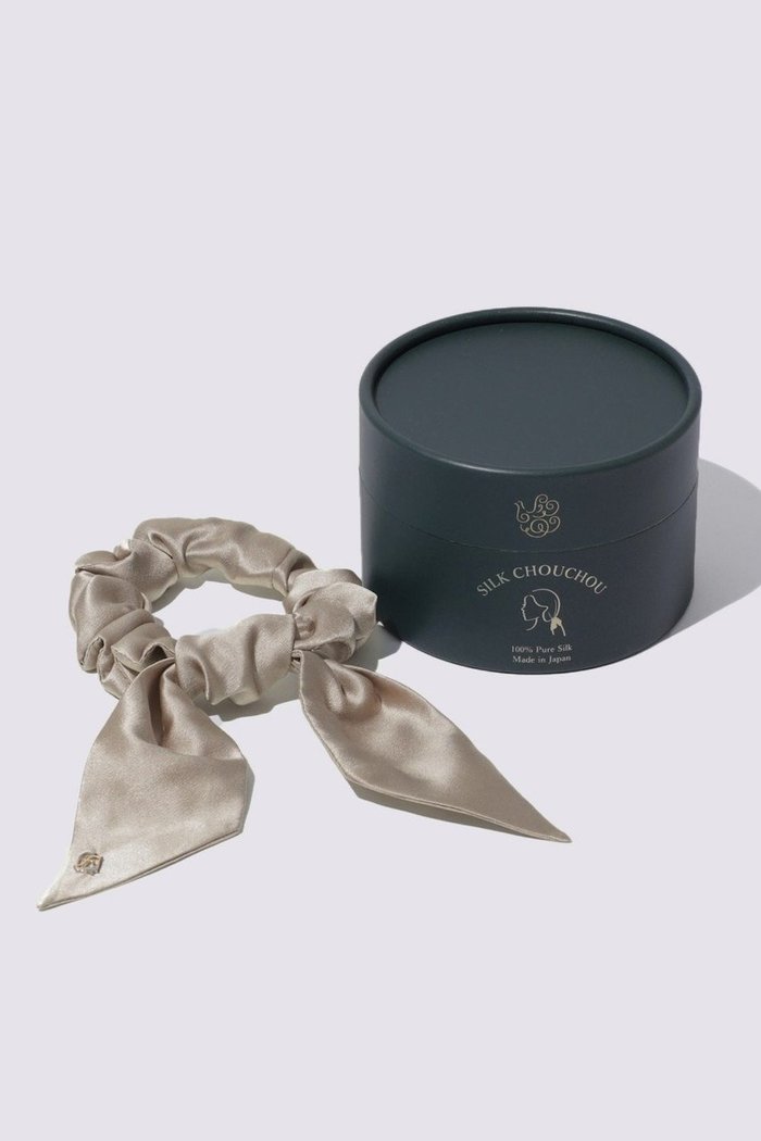 【フートーキョー/Foo Tokyo】のシルクリボンシュシュ 2WAYタイプ インテリア・キッズ・メンズ・レディースファッション・服の通販 founy(ファニー) https://founy.com/ ファッション Fashion レディースファッション Fashion for Women シュシュ&ヘアアクセ/ヘアアレンジ Scrunchies & Hair Accessories アクセサリー Fashion Accessories シルク Silk, 100% Silk リボン Ribbon, Bow |ID: prp329100004937705 ipo3291000000037051382