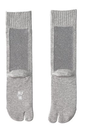 【ダブルアンドエフダブル/w&fw】のコットンバックラインラメTABIソックス 人気、トレンドファッション・服の通販 founy(ファニー) ファッション Fashion レディースファッション Fashion for Women バッグ Bags ソックス&靴下 Socks & Hosiery レッグウェア・ストッキング Legwear & Hosiery おすすめ Recommended / Our Picks シルク Silk, 100% Silk ソックス Socks, Hosiery ホールガーメント WholeGarment, Seamless Knit |ID:prp329100004937884