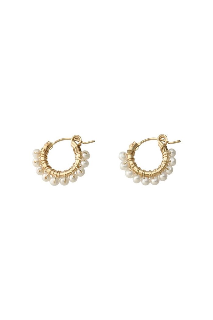 【ナチュラリジュエリ/NATURALI JEWELRY】のパール巻フープピアス S インテリア・キッズ・メンズ・レディースファッション・服の通販 founy(ファニー) https://founy.com/ ファッション Fashion レディースファッション Fashion for Women ジュエリー Jewelry ファッションリング Fashion Rings イヤリング・フープ・ドロップタイプ Hoop, Drop & Clip Earrings イヤリング Earrings シンプル Simple, Minimal パール Pearl, Pearl Accent フェミニン Feminine, Girly フープ Hoop, Hoop Earrings エレガント 上品 Elegant 定番 Standard, Basic Item |ID: prp329100004937981 ipo3291000000037053309