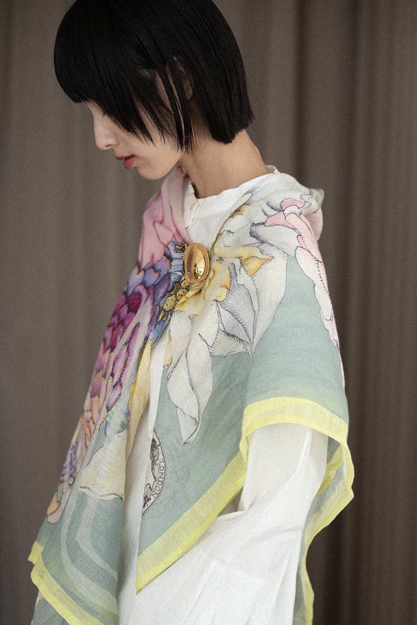 【スウォッシュロンドン/SWASH LONDON】のShowboat Floraストール 約120cmx約120cm 人気、トレンドファッション・服の通販 founy(ファニー) 　ファッション　Fashion　レディースファッション　Fashion for Women　ストール　Soft & Warm Scarves　マフラー・スヌード / 冬小物の定番　Scarves & Mufflers　スカーフ　Scarf, Neckwear　ストール　Stole, Wrap　マフラー　Scarf, Muffler　再入荷　Restock / Back in Stock　other-6|ID: prp329100004938257 ipo3291000000037055683