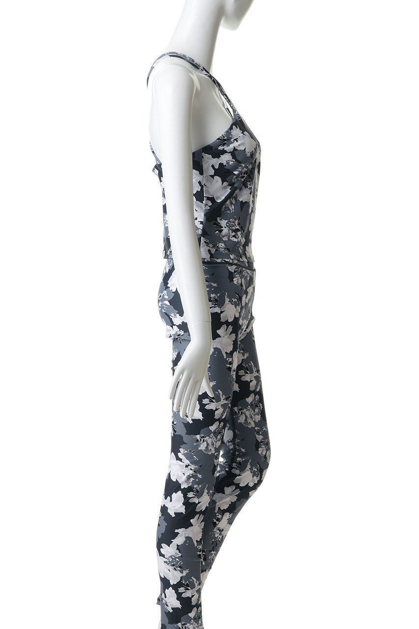 【ジュリエ/Julier】のflashflowerプリントキャミソール 人気、トレンドファッション・服の通販 founy(ファニー) 　ファッション　Fashion　レディースファッション　Fashion for Women　トップス・カットソー　Cut & Sew Tops　キャミソール&ノースリーブ　Camisoles & Sleeveless Tops　スポーツウェア　Functional & Stylish Sportswear　スポーツ トップス　Athletic Tops / Workout Tops / Training Shirts　インナー　Innerwear　カッティング　Cutting Detail　キャミソール　Camisole, Spaghetti Strap Top　スポーツ　Sports, Activewear　フィット　Fit, Slim Fit　フロント　Front, Front Design　プリント　Print, Printed Pattern　ヨガ　Yoga, Yoga Wear　ワーク　Workwear, Utility Style　再入荷　Restock / Back in Stock　other-3|ID: prp329100004938325 ipo3291000000037056373