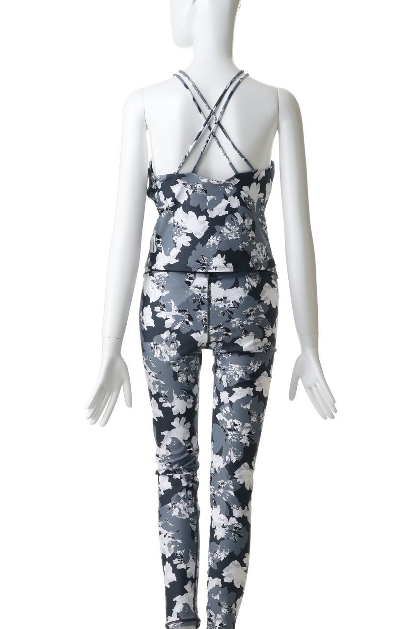 【ジュリエ/Julier】のflashflowerプリントキャミソール 人気、トレンドファッション・服の通販 founy(ファニー) 　ファッション　Fashion　レディースファッション　Fashion for Women　トップス・カットソー　Cut & Sew Tops　キャミソール&ノースリーブ　Camisoles & Sleeveless Tops　スポーツウェア　Functional & Stylish Sportswear　スポーツ トップス　Athletic Tops / Workout Tops / Training Shirts　インナー　Innerwear　カッティング　Cutting Detail　キャミソール　Camisole, Spaghetti Strap Top　スポーツ　Sports, Activewear　フィット　Fit, Slim Fit　フロント　Front, Front Design　プリント　Print, Printed Pattern　ヨガ　Yoga, Yoga Wear　ワーク　Workwear, Utility Style　再入荷　Restock / Back in Stock　other-4|ID: prp329100004938325 ipo3291000000037056374