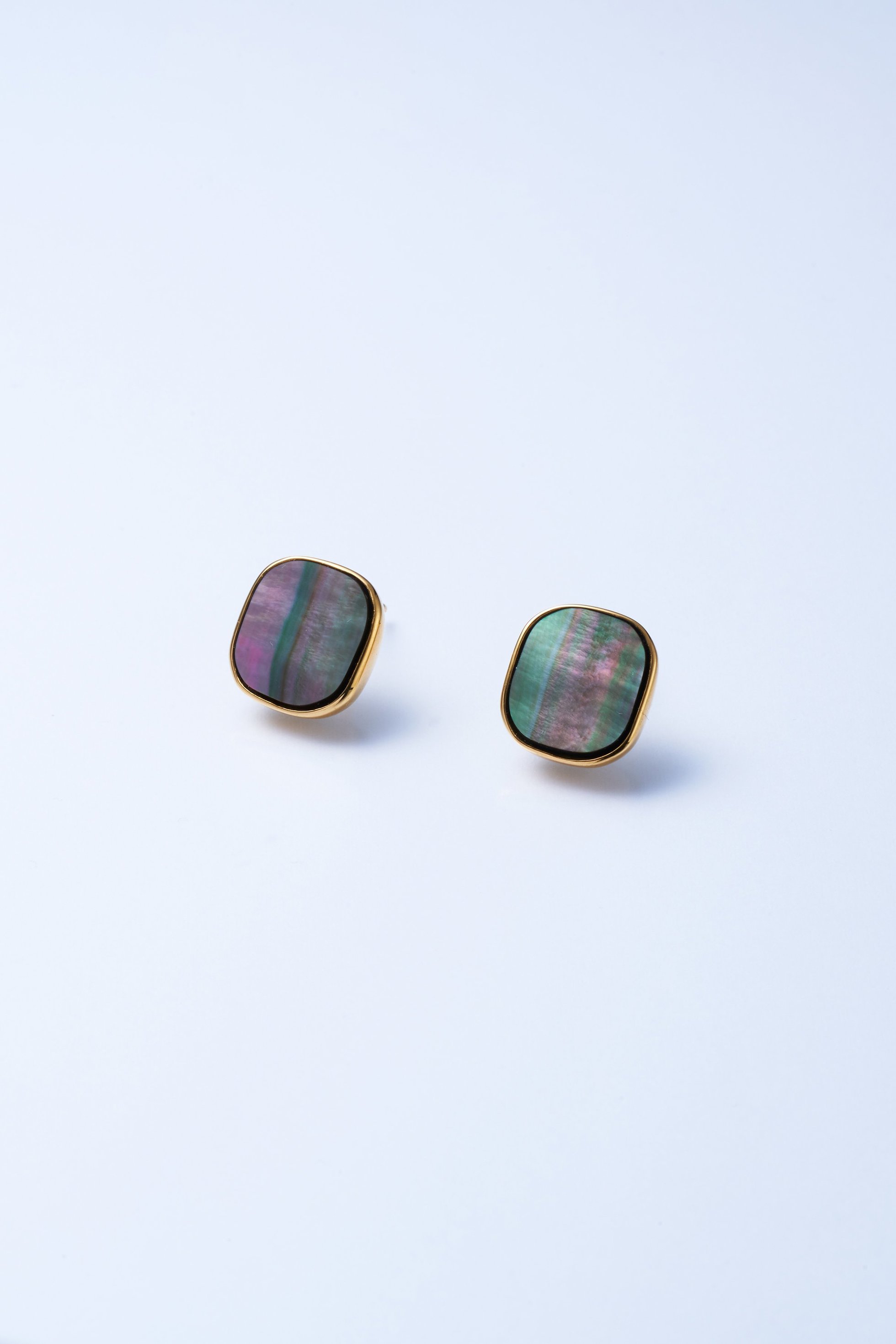 【プラウ/PLOW】のShell Window ピアス 人気、トレンドファッション・服の通販 founy(ファニー) 　ファッション　Fashion　レディースファッション　Fashion for Women　ジュエリー　Jewelry　ファッションリング　Fashion Rings　イヤリング・フープ・ドロップタイプ　Hoop, Drop & Clip Earrings　イヤリング　Earrings　シンプル　Simple, Minimal　スタイリッシュ　Stylish, Fashionable　ストーン　Stone, Gem-Like　新作・新入荷　New Arrivals / New In　 other-1|ID: prp329100004938333 ipo3291000000037056436