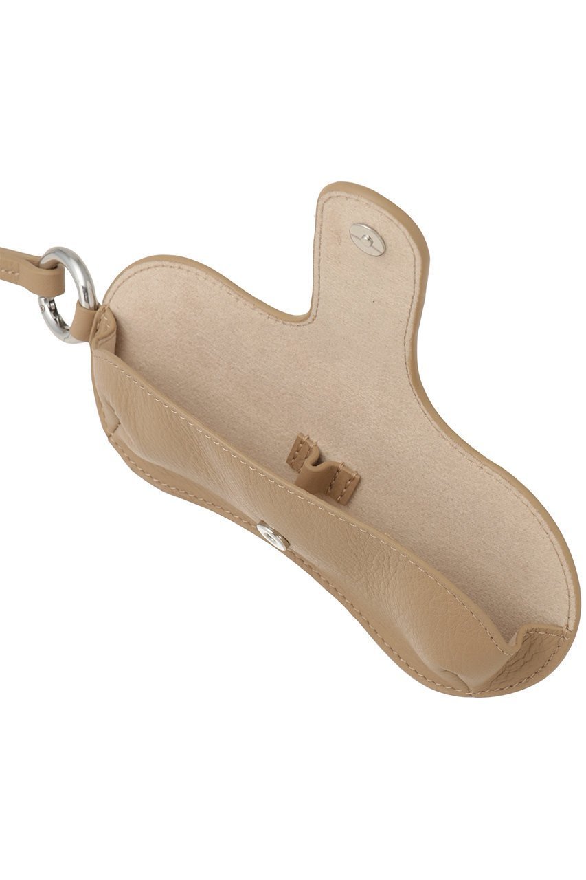 【メゾン キツネ/MAISON KITSUNE】の【UNISEX】SUNGLASSES ホルダー 人気、トレンドファッション・服の通販 founy(ファニー) 　ファッション　Fashion　レディースファッション　Fashion for Women　サングラス&メガネ　Sunglasses & Eyewear　レイングッズ・傘・晴雨兼用傘　Umbrellas & Rain Gear　ユニセックス　Unisex, Genderless　なめらか　Smooth, Silky Texture　サングラス　Sunglasses, Shades　シルバー　Silver, Metallic Silver　ハンカチ　Handkerchief, Hanky　フォルム　Silhouette, Form　ループ　Loop, Loop Knit　傘　Umbrella, Parasol　新作・新入荷　New Arrivals / New In　時計　Watch, Wristwatch　other-2|ID: prp329100004938646 ipo3291000000037058992