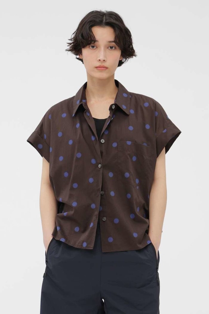 【マーガレットハウエル/MARGARET HOWELL】のPOLKA DOT COTTON POPLIN SHIRT インテリア・キッズ・メンズ・レディースファッション・服の通販 founy(ファウニー) https://founy.com/ ファッション Fashion レディースファッション Fashion for Women トップス・カットソー Cut & Sew Tops シャツ・ブラウス・オフィスカジュアル Elegant Blouses & Button-Ups ショート Short, Short Length スリーブ Sleeve, Long Sleeve / Short Sleeve ドット Polka Dot, Dot Pattern ノースリーブ Sleeveless, No-Sleeve バランス Balance, Style Balance マーガレット Marguerite, Daisy Pattern ラウンド Round, Round Neck 夏 Summer |ID: prp329100004938688 ipo3291000000037059288