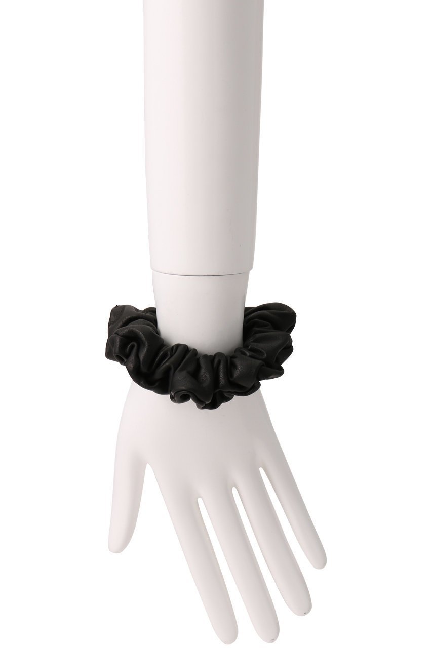 【シシ/sisii】のレザーシュシュ 人気、トレンドファッション・服の通販 founy(ファニー) 　ファッション　Fashion　レディースファッション　Fashion for Women　シュシュ&ヘアアクセ/ヘアアレンジ　Scrunchies & Hair Accessories　アクセサリー　Fashion Accessories　シンプル　Simple, Minimal　ブレスレット　Bracelet, Wristband　エレガント 上品　Elegant　再入荷　Restock / Back in Stock　other-2|ID: prp329100004938755 ipo3291000000037059810