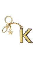 【ボナベンチュラ/BONAVENTURA】のイニシャルチャーム キーホルダー (K) イエロー×エトープ|ID: prp329100004938756 ipo3291000000037059816