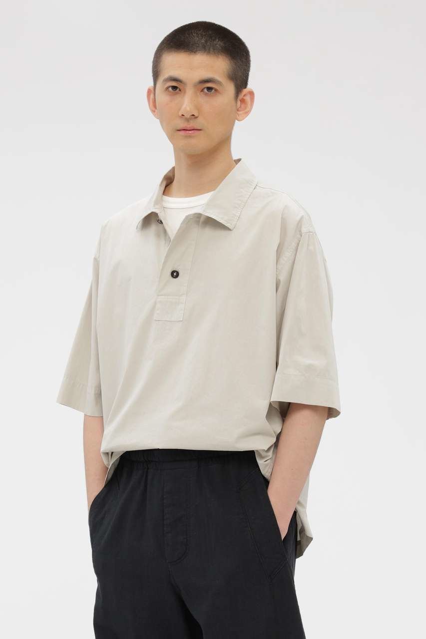 【マーガレット ハウエル/MARGARET HOWELL / MEN】のCOMPACT COTTON POPLIN SHIRT インテリア・キッズ・メンズ・レディースファッション・服の通販 founy(ファニー) 　ファッション　Fashion　レディースファッション　Fashion for Women　トップス・カットソー　Cut & Sew Tops　シャツ・ブラウス・オフィスカジュアル　Elegant Blouses & Button-Ups　ショート　Short, Short Length　シンプル　Simple, Minimal　スリット　Slit, Slit Detail　スリーブ　Sleeve, Long Sleeve / Short Sleeve　新作・新入荷　New Arrivals / New In　グリーン|ID: prp329100004938764 ipo3291000000037059880