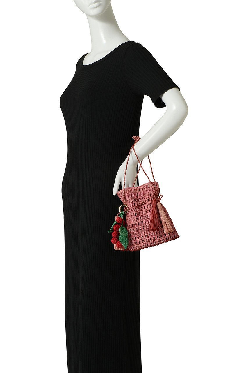 【メゾン エヌ アッシュ パリ/MAISON N H PARIS】のROXANE チャーム付きラフィア巾着バッグ 人気、トレンドファッション・服の通販 founy(ファニー) 　ファッション　Fashion　レディースファッション　Fashion for Women　バッグ　Bags　チャーム　Charm, Pendant　パーティ　Party, Party Style　フリンジ　Fringe, Tassel　メッシュ　Mesh, Net Fabric　ラフィア　Raffia, Natural Straw　リゾート　Resort, Vacation Style　夏　Summer　巾着　Drawstring Bag, Kinchaku　新作・新入荷　New Arrivals / New In　旅行　Travel　other-3|ID: prp329100004941591 ipo3291000000037087735