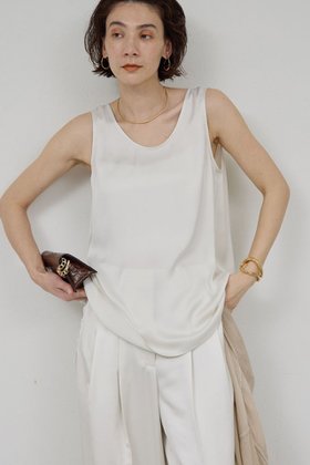 【ガリャルダガランテ/GALLARDAGALANTE】 エアリーサテンタンク人気、トレンドファッション・服の通販 founy(ファニー) ファッション Fashion レディースファッション Fashion for Women トップス・カットソー Cut & Sew Tops キャミソール&ノースリーブ Camisoles & Sleeveless Tops シャツ・ブラウス・オフィスカジュアル Elegant Blouses & Button-Ups ロングTシャツ・Tシャツ Longline T-Shirts & Tees カットソー・ベーシックTシャツ Cut-and-Sewn Tops / Stretch Tees & Basics とろみ Fluid, Flowy Fabric インナー Innerwear キャミソール Camisole, Spaghetti Strap Top タンク Tank Top, Sleeveless Top 夏 Summer 新作・新入荷 New Arrivals / New In |ID:prp329100004942412