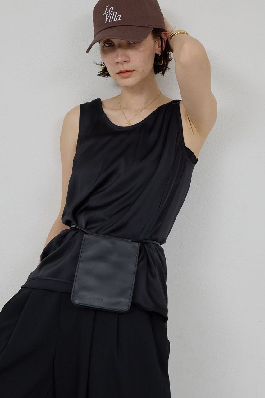 【ガリャルダガランテ/GALLARDAGALANTE】のエアリーサテンタンク インテリア・キッズ・メンズ・レディースファッション・服の通販 founy(ファニー) 　ファッション　Fashion　レディースファッション　Fashion for Women　トップス・カットソー　Cut & Sew Tops　キャミソール&ノースリーブ　Camisoles & Sleeveless Tops　シャツ・ブラウス・オフィスカジュアル　Elegant Blouses & Button-Ups　ロングTシャツ・Tシャツ　Longline T-Shirts & Tees　カットソー・ベーシックTシャツ　Cut-and-Sewn Tops / Stretch Tees & Basics　とろみ　Fluid, Flowy Fabric　インナー　Innerwear　キャミソール　Camisole, Spaghetti Strap Top　タンク　Tank Top, Sleeveless Top　夏　Summer　新作・新入荷　New Arrivals / New In　ブラック|ID: prp329100004942412 ipo3291000000037094813