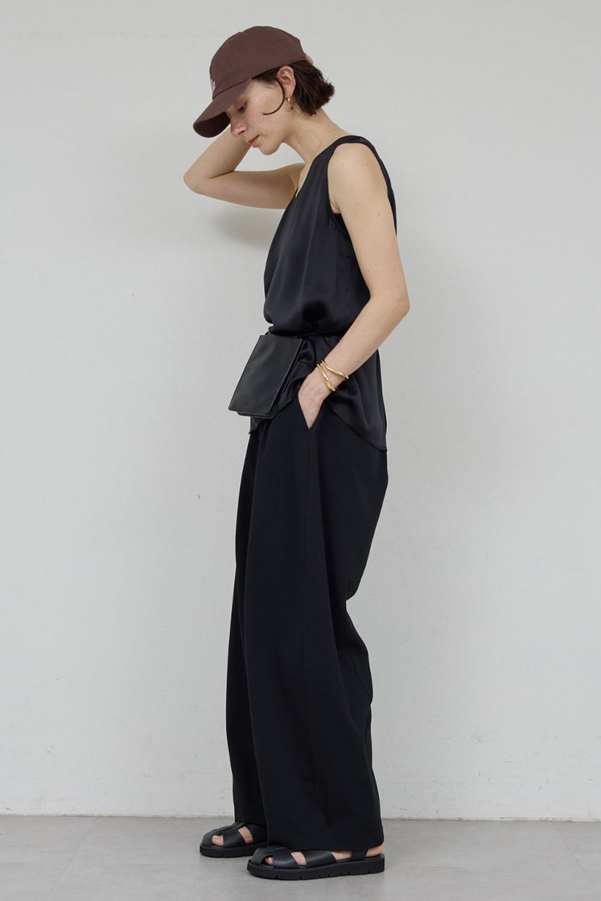 【ガリャルダガランテ/GALLARDAGALANTE】のエアリーサテンタンク 人気、トレンドファッション・服の通販 founy(ファニー) 　ファッション　Fashion　レディースファッション　Fashion for Women　トップス・カットソー　Cut & Sew Tops　キャミソール&ノースリーブ　Camisoles & Sleeveless Tops　シャツ・ブラウス・オフィスカジュアル　Elegant Blouses & Button-Ups　ロングTシャツ・Tシャツ　Longline T-Shirts & Tees　カットソー・ベーシックTシャツ　Cut-and-Sewn Tops / Stretch Tees & Basics　とろみ　Fluid, Flowy Fabric　インナー　Innerwear　キャミソール　Camisole, Spaghetti Strap Top　タンク　Tank Top, Sleeveless Top　夏　Summer　新作・新入荷　New Arrivals / New In　other-3|ID: prp329100004942412 ipo3291000000037094815