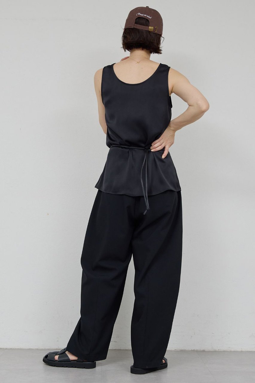 【ガリャルダガランテ/GALLARDAGALANTE】のエアリーサテンタンク 人気、トレンドファッション・服の通販 founy(ファニー) 　ファッション　Fashion　レディースファッション　Fashion for Women　トップス・カットソー　Cut & Sew Tops　キャミソール&ノースリーブ　Camisoles & Sleeveless Tops　シャツ・ブラウス・オフィスカジュアル　Elegant Blouses & Button-Ups　ロングTシャツ・Tシャツ　Longline T-Shirts & Tees　カットソー・ベーシックTシャツ　Cut-and-Sewn Tops / Stretch Tees & Basics　とろみ　Fluid, Flowy Fabric　インナー　Innerwear　キャミソール　Camisole, Spaghetti Strap Top　タンク　Tank Top, Sleeveless Top　夏　Summer　新作・新入荷　New Arrivals / New In　other-4|ID: prp329100004942412 ipo3291000000037094816