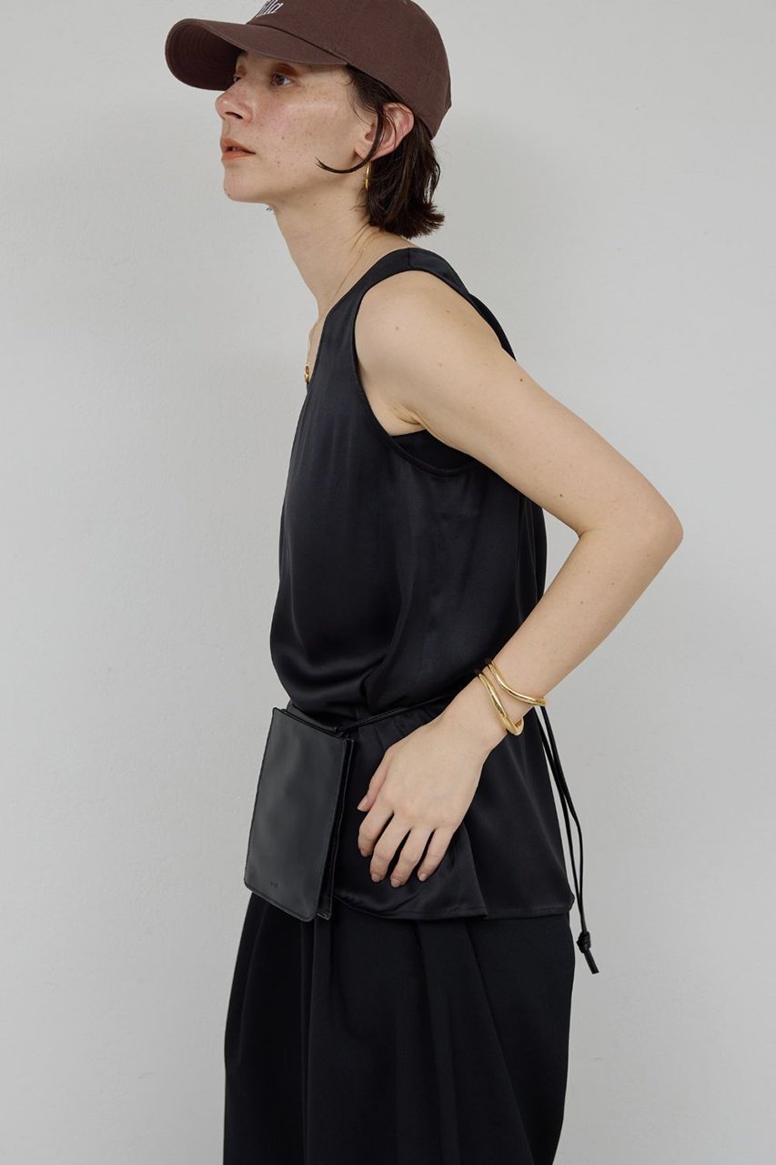 【ガリャルダガランテ/GALLARDAGALANTE】のエアリーサテンタンク 人気、トレンドファッション・服の通販 founy(ファニー) 　ファッション　Fashion　レディースファッション　Fashion for Women　トップス・カットソー　Cut & Sew Tops　キャミソール&ノースリーブ　Camisoles & Sleeveless Tops　シャツ・ブラウス・オフィスカジュアル　Elegant Blouses & Button-Ups　ロングTシャツ・Tシャツ　Longline T-Shirts & Tees　カットソー・ベーシックTシャツ　Cut-and-Sewn Tops / Stretch Tees & Basics　とろみ　Fluid, Flowy Fabric　インナー　Innerwear　キャミソール　Camisole, Spaghetti Strap Top　タンク　Tank Top, Sleeveless Top　夏　Summer　新作・新入荷　New Arrivals / New In　other-6|ID: prp329100004942412 ipo3291000000037094818