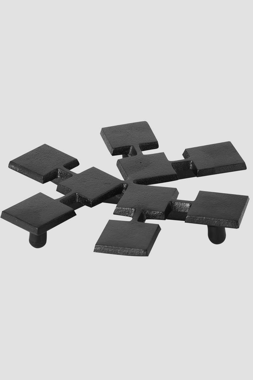 【その他のブランド/Other】のSNOW FLAKE CAST IRON POT STAN インテリア・キッズ・メンズ・レディースファッション・服の通販 founy(ファニー) 　スタンド　Stand Collar, Upright Stand　テーブル　Table, Dining Table　フォルム　Silhouette, Form　モチーフ　Motif, Design Theme　新作・新入荷　New Arrivals / New In　ブラック|ID: prp329100004942455 ipo3291000000037095098