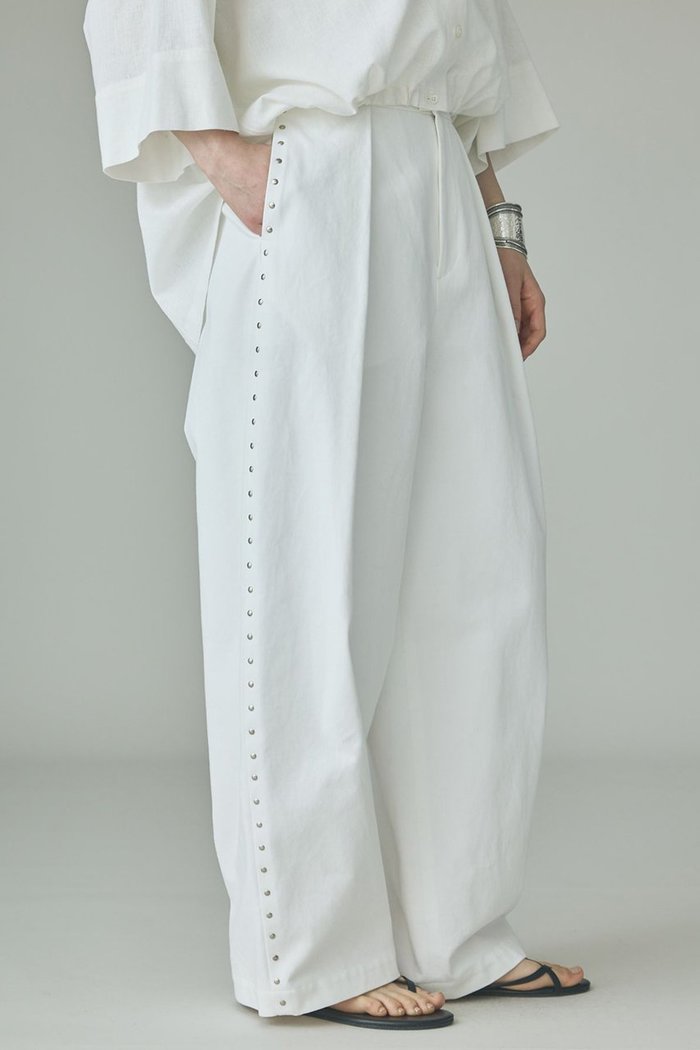 【カレンソロジー/Curensology】のコットンワッシャースタッズパンツ インテリア・キッズ・メンズ・レディースファッション・服の通販 founy(ファニー) https://founy.com/ ファッション Fashion レディースファッション Fashion for Women パンツ Pants & Trousers おすすめ Recommended / Our Picks ウォッシャブル Machine Washable シンプル Simple, Minimal スタッズ Studs, Metal Accents バランス Balance, Style Balance ワッシャー Washer, Crinkled Finish ヴィンテージ Vintage Style 夏 Summer 新作・新入荷 New Arrivals / New In 羽織 Haori, Light Jacket |ID: prp329100004942490 ipo3291000000037095351