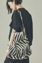 【カレンソロジー/Curensology】の〈CSG〉ゼブラバッグ 人気、トレンドファッション・服の通販 founy(ファニー) ファッション Fashion レディースファッション Fashion for Women バッグ Bags イタリア Italy シンプル Simple, Minimal スタイリッシュ Stylish, Fashionable レオパード Leopard, Animal Print エレガント 上品 Elegant 新作・新入荷 New Arrivals / New In 旅行 Travel thumbnail ブラック|ID: prp329100004942495 ipo3291000000037095401
