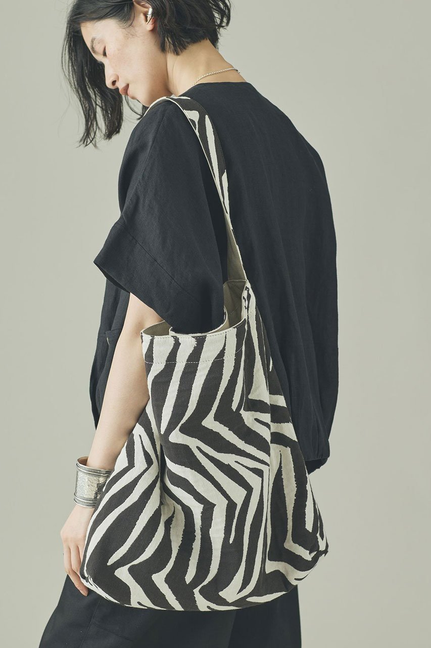 【カレンソロジー/Curensology】の〈CSG〉ゼブラバッグ インテリア・キッズ・メンズ・レディースファッション・服の通販 founy(ファニー) 　ファッション　Fashion　レディースファッション　Fashion for Women　バッグ　Bags　イタリア　Italy　シンプル　Simple, Minimal　スタイリッシュ　Stylish, Fashionable　レオパード　Leopard, Animal Print　エレガント 上品　Elegant　新作・新入荷　New Arrivals / New In　旅行　Travel　ブラック|ID: prp329100004942495 ipo3291000000037095401