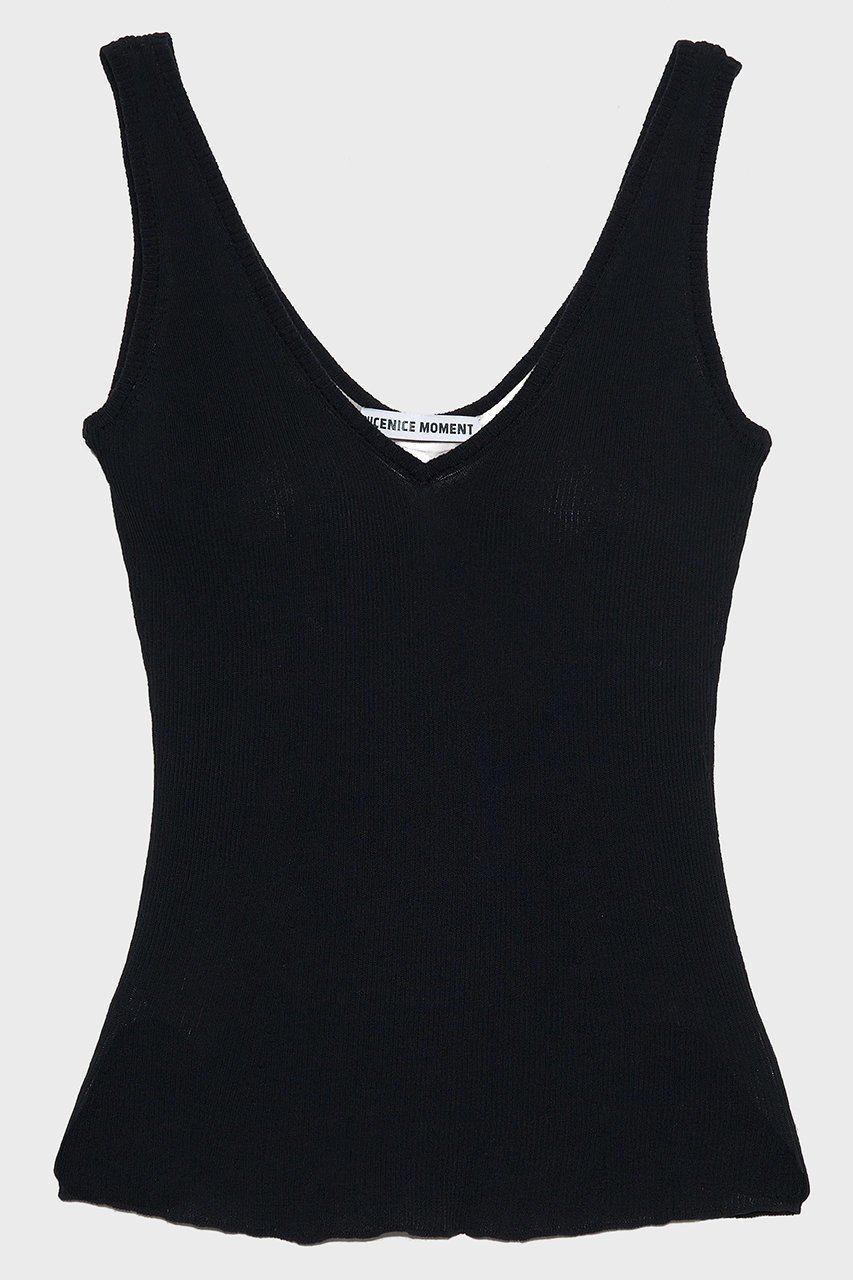 【ナイスナイスモーメント/NICENICE MOMENT】のディープ Vネック タンクトップ(ピーナッツパッド付き) インテリア・キッズ・メンズ・レディースファッション・服の通販 founy(ファニー) 　ファッション　Fashion　レディースファッション　Fashion for Women　トップス・カットソー　Cut & Sew Tops　ニット　Knit Tops & Sweaters　カジュアルプルオーバー・ニットトップス　Pullovers & Knit Tops / Casual Pullovers　Vネックトップス　V-Neck Tops / V-Cut Neckline Shirts　カッティング　Cutting Detail　タンク　Tank Top, Sleeveless Top　フィット　Fit, Slim Fit　新作・新入荷　New Arrivals / New In　フューチャーダスク|ID: prp329100004942532 ipo3291000000037095677