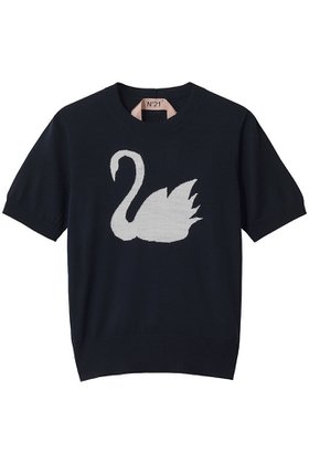 【ヌメロ ヴェントゥーノ/N°21】のスワン ショートスリーブニット 人気、トレンドファッション・服の通販 founy(ファニー) ファッション Fashion レディースファッション Fashion for Women トップス・カットソー Cut & Sew Tops ニット Knit Tops & Sweaters カジュアルプルオーバー・ニットトップス Pullovers & Knit Tops / Casual Pullovers カットオフ Cut-Off Design カーゴパンツ Cargo Pants, Utility Pants グラフィック Graphic, Graphic Design コンパクト Compact, Small Size デニム Denim, Jeans Material フロント Front, Front Design ボトム Bottoms, Lower Wear モチーフ Motif, Design Theme ワイド Wide, Wide Fit 夏 Summer 新作・新入荷 New Arrivals / New In |ID:prp329100004942697