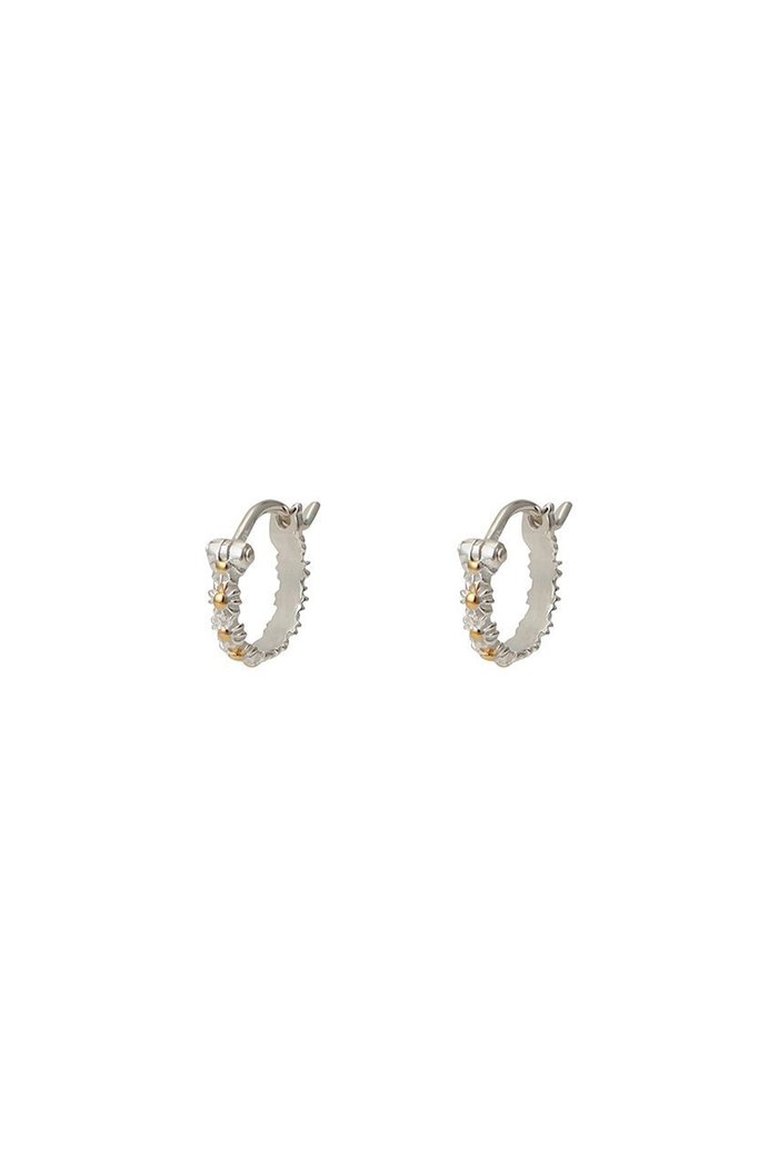 【デイジー ロンドン/DAISY LONDON】のIota Daisy Hoop ピアス インテリア・キッズ・メンズ・レディースファッション・服の通販 founy(ファウニー) https://founy.com/ ファッション Fashion レディースファッション Fashion for Women ジュエリー Jewelry ファッションリング Fashion Rings イヤリング・フープ・ドロップタイプ Hoop, Drop & Clip Earrings イヤリング Earrings フープ Hoop, Hoop Earrings エレガント 上品 Elegant 再入荷 Restock / Back in Stock |ID: prp329100004942904 ipo3291000000037100033