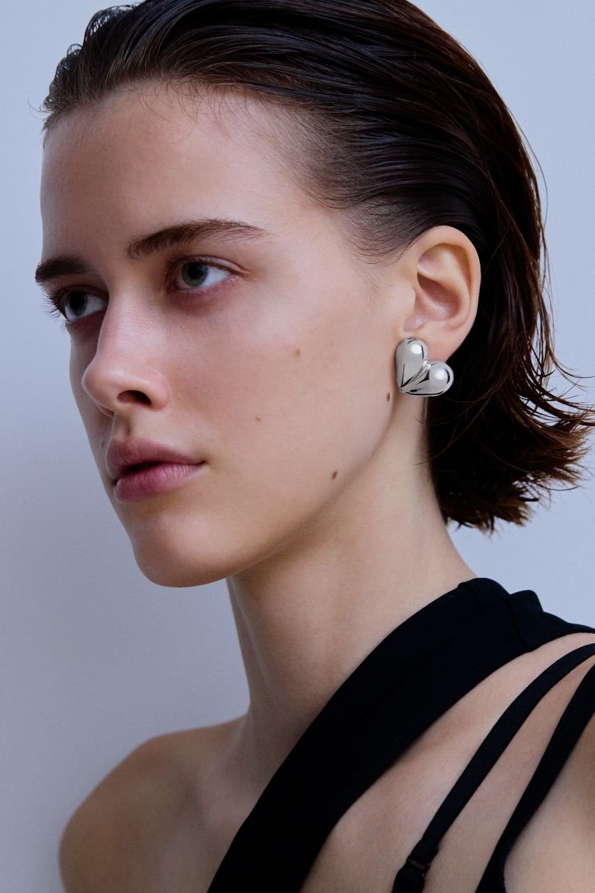 【ノウハウ/KNOWHOW】のHollow Heart イヤリング 人気、トレンドファッション・服の通販 founy(ファニー) 　ファッション　Fashion　レディースファッション　Fashion for Women　ジュエリー　Jewelry　ファッションリング　Fashion Rings　イヤリング・フープ・ドロップタイプ　Hoop, Drop & Clip Earrings　イヤリング　Earrings　クール　Cool, Chic　スタイリッシュ　Stylish, Fashionable　バランス　Balance, Style Balance　再入荷　Restock / Back in Stock　other-2|ID: prp329100004942906 ipo3291000000037100048