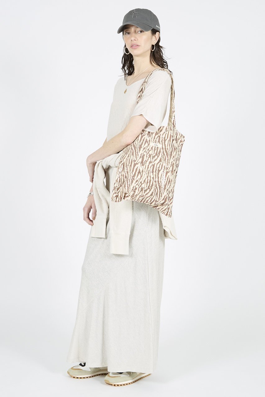 【ウーア/Uhr】の【ELLE SHOP限定】ゼブラスパンコール トートバッグ 人気、トレンドファッション・服の通販 founy(ファニー) 　ファッション　Fashion　レディースファッション　Fashion for Women　バッグ　Bags　スパンコール　Sequins, Sequin Embellishment　モダン　Modern, Contemporary　ラグジュアリー　Luxury, Elegant　新作・新入荷　New Arrivals / New In　雑誌　Magazine, Fashion Magazine　other-2|ID: prp329100004942933 ipo3291000000037100221