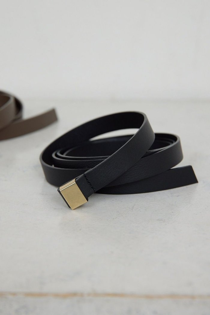 【ガリャルダガランテ/GALLARDAGALANTE】のメタルプレートロングベルト インテリア・キッズ・メンズ・レディースファッション・服の通販 founy(ファニー) https://founy.com/ ファッション Fashion レディースファッション Fashion for Women ベルト&ウエストマーク Belts & Waist Accessories ジャケット Jacket, Outerwear プレート Plate, Dish メタル Metal, Metal Parts ロング Long, Long-Length 新作・新入荷 New Arrivals / New In |ID: prp329100004942948 ipo3291000000037100324