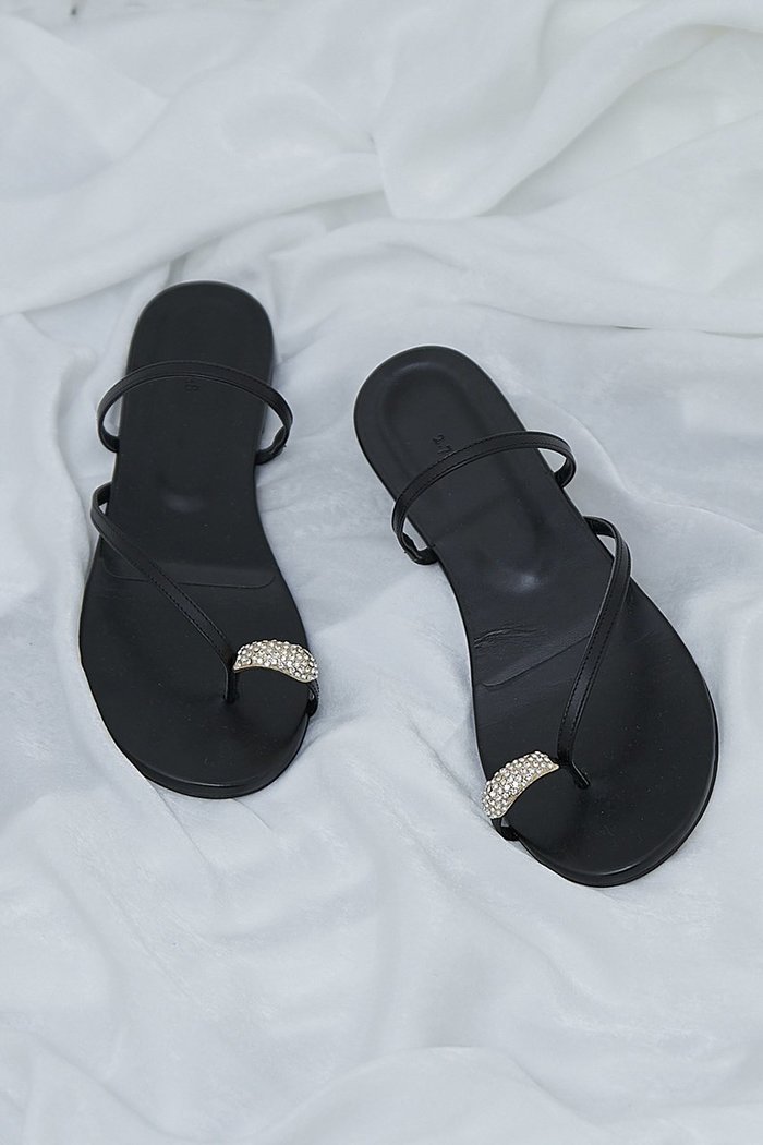 【ガリャルダガランテ/GALLARDAGALANTE】の【2.718】ビジュートングサンダル インテリア・キッズ・メンズ・レディースファッション・服の通販 founy(ファニー) https://founy.com/ ファッション Fashion レディースファッション Fashion for Women サンダル Sandals, Summer Shoes ビジュー Bijou, Jewel-like Accent ラップ Wrap, Wrap Design エレガント 上品 Elegant 新作・新入荷 New Arrivals / New In |ID: prp329100004942968 ipo3291000000037100449