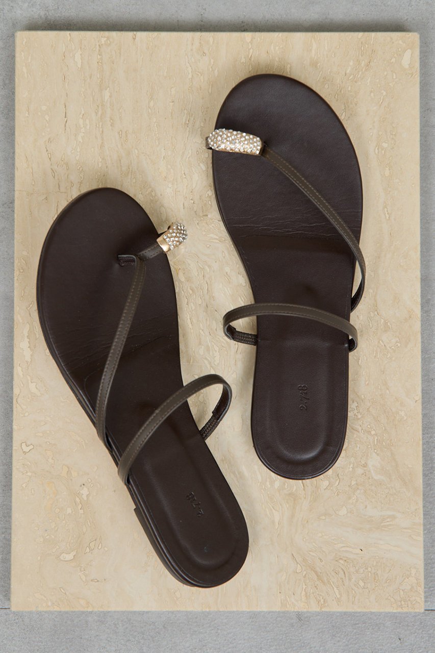 【ガリャルダガランテ/GALLARDAGALANTE】の【2.718】ビジュートングサンダル インテリア・キッズ・メンズ・レディースファッション・服の通販 founy(ファニー) 　ファッション　Fashion　レディースファッション　Fashion for Women　サンダル　Sandals, Summer Shoes　ビジュー　Bijou, Jewel-like Accent　ラップ　Wrap, Wrap Design　エレガント 上品　Elegant　新作・新入荷　New Arrivals / New In　ダークブラウン|ID: prp329100004942968 ipo3291000000037100451